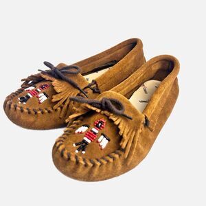 Minnetonka Women's 6 Thunderbird Beaded Soft Sole Brown Leather Moccasins